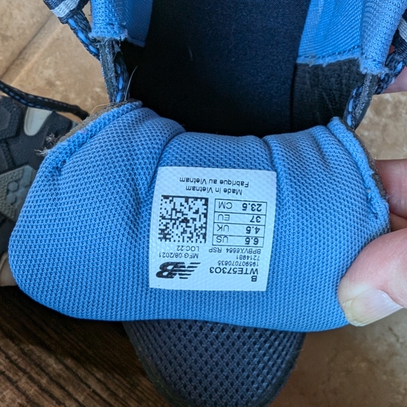 New Balance Women's Size 6.5  Blue 573 All Terrain - Picture 3 of 3